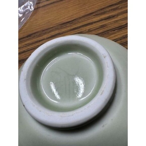 Vintage Miniature Celadon Trinket Dish with Cobalt Blue Rabbit signed - Picture 3 of 4